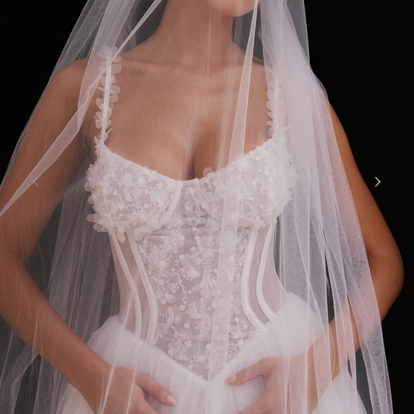 House of CB: Tule Veil - Picture 2 of 2